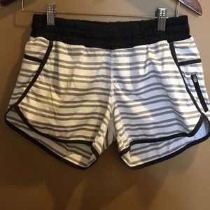 Lululemon tracker shorts